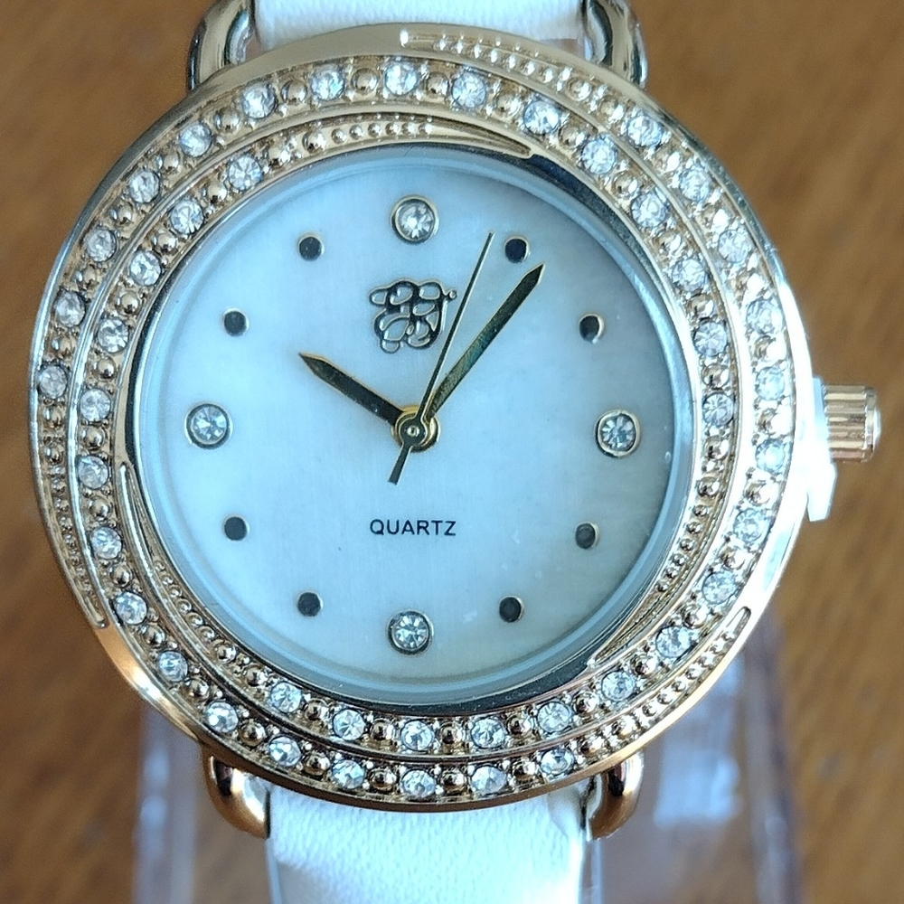 White Diamonds Wrist Watch by Elizabeth Taylor Working Never Worn